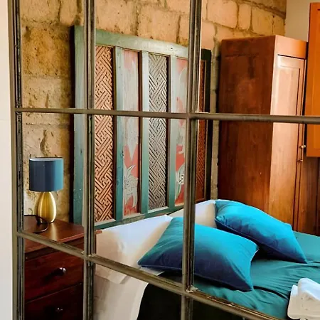 Landlord 71 - Guest house *