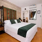 Landlord 71 - 3* Bari